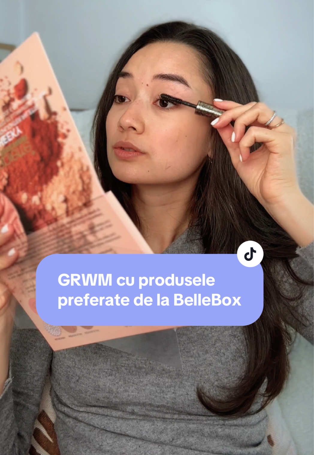 Două dintre cele cinci produse din decembrie ❤️‍🔥 în acțiune ❤️‍🔥, împreună cu produsele noastre preferate din cutiile anterioare 🔝 Câte dintre aceste produse ai, Belle? 🥰 #🇷🇴 #makeup #5pasidebine #belleboxromania #tik_tok 