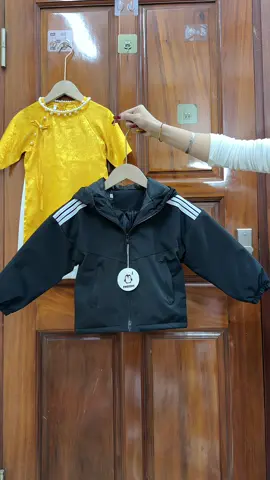 Áo khoác gió trần bông có mũ #tiemmeken #bonibongchobe #aokhoacchobe #x #thoitrangtreem 