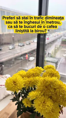 Dimineți cu ploaie, trafic și alergătură… dar care se așază altfel când ajungi la birou și ai un moment doar al tău, cu o cafea și un pic de liniște ☕️💛 Tu ce alegi în diminețile aglomerate? #dimineata #morningvibes #bucuresti #trafic #metrou       