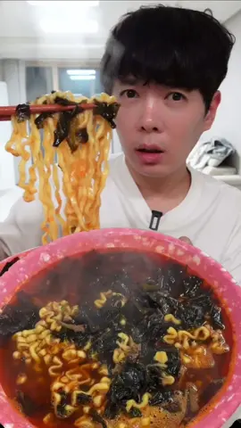 불닭 미역탕면 이 조합 만든사람 천재임? #불닭미역탕면 #불닭미역국 #불닭볶음탕면