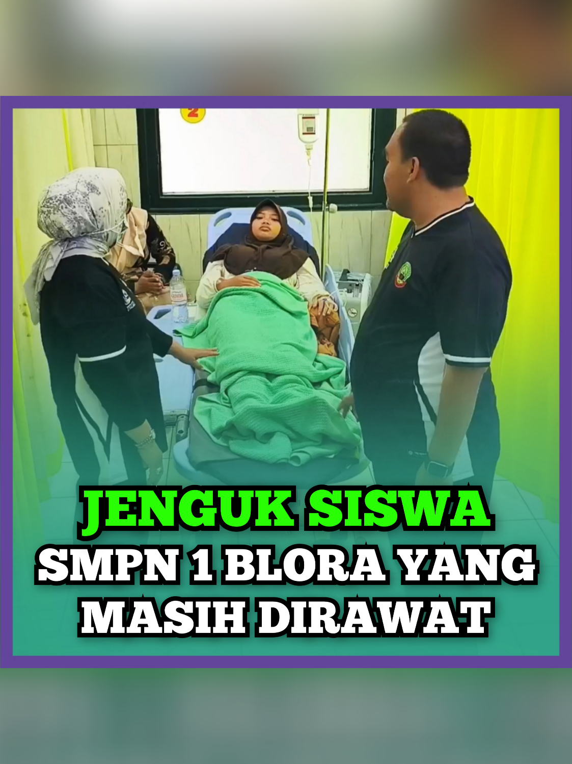 Kami turut prihatin atas kejadian puluhan siswa SMP Negeri 1 Blora yang sakit perut pada hari Rabu kemarin, pasca mengkonsumsi menu MBG dari SPPG Karangjati 1.  Siang tadi kami bersama Bu Wakil Bupati, Dinas Kesehatan dan Dinas Pendidikan langsung menjenguk beberapa siswa yang masih mendapatkan perawatan di RS. DKT depan SMP Negeri 1 Blora. Masih ada 6 yang dirawat di RS DKT yang tadi kita jenguk. Rata rata mengeluhkan diare, dan perut mules hingga dehidrasi. Atas kejadian ini, kami minta Satgas MBG Kabupaten Blora untuk mengevaluasi seluruh SPPG yang tidak memenuhi standar pelayanan pemenuhan gizi anak anak. Sample makanan ayam rica rica yang kemarin diduga menjadi penyebab diare juga sedang dilakukan pemeriksaan ke laboratorium. Seluruh biaya perawatan rumah sakit akan kita upayakan agar tidak ditanggung keluarga siswa, namun ada pertanggungjawaban dari pihak SPPG. Jangan sampai kejadian ini terjadi lagi. Semoga semuanya lekas sembuh, aamiin 🤲 ~~~~~~~~~~~~~~~~~~~~~ Nyawiji mBangun Blora Akur Makmur Misuwur 🇮🇩 Sesarengan mBangun Blora Maju dan Berkelanjutan 🇮🇩  #mbg #smpn1blora #mbgblora #bupatiblora #ariefrohman 