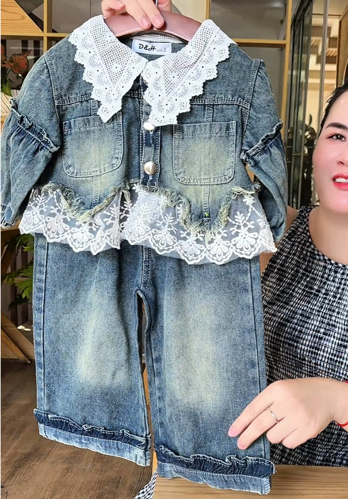 Bộ jean bé gái xinh #thoitrangtreem #tiktokshop #bobegai #setbegai #xuhuong 