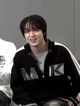 udh cukup obatin sakit nya aku, sekarang giliran abang yang harus sembuh🙁, kalo begini mau lama juga gapapa yang penting kamu jadi sehat banget secara fisik di tubuh atau suara kamu dan terpenting kamu jangan nyerah dan balik lagi ke dream, sijeuni sama fullsun selalu sayang sama kamu 💞🤍🐻 get well soon uri chaniee💚🥺#haechan#nct#hiatus#kpopers#fypp