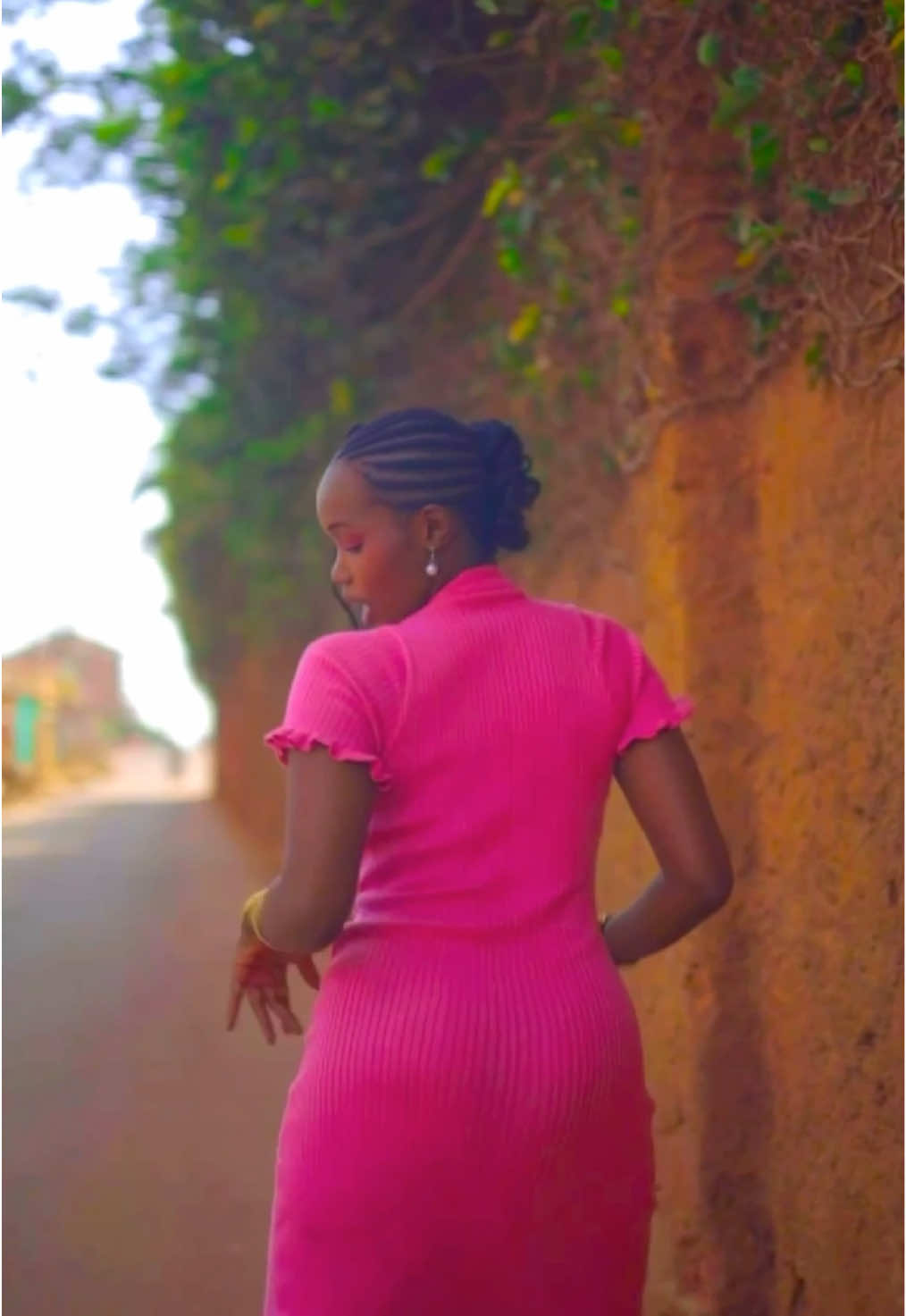 Okula is what in english! Simanyi luganda munyambe 💕 #gumenya #shenaskies #dancetok #ragga #dancehall 