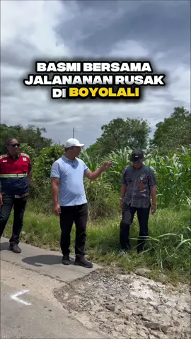 Secara bertahap kita upayakan untuk memperbaiki jalan di Boyolali. Semoga perbaikan ini bisa segera merata ke seluruh daerah sehingga manfaatnya bisa dirasakan oleh seluruh warga Boyolali.  Kamis, 27 November 2025 #agusirawan #boyolali #boyolaliperubahan 