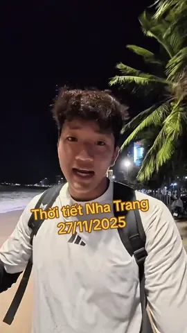 27/11/2025 Nha Trang  Sóng đánh tụt quần là có tật mọi người ạ  Tình hình là bão chỉ mới hình thành ở biển đông mà sóng cở này  #nhatrang #baoso15#mientrung #xuhuong #song 