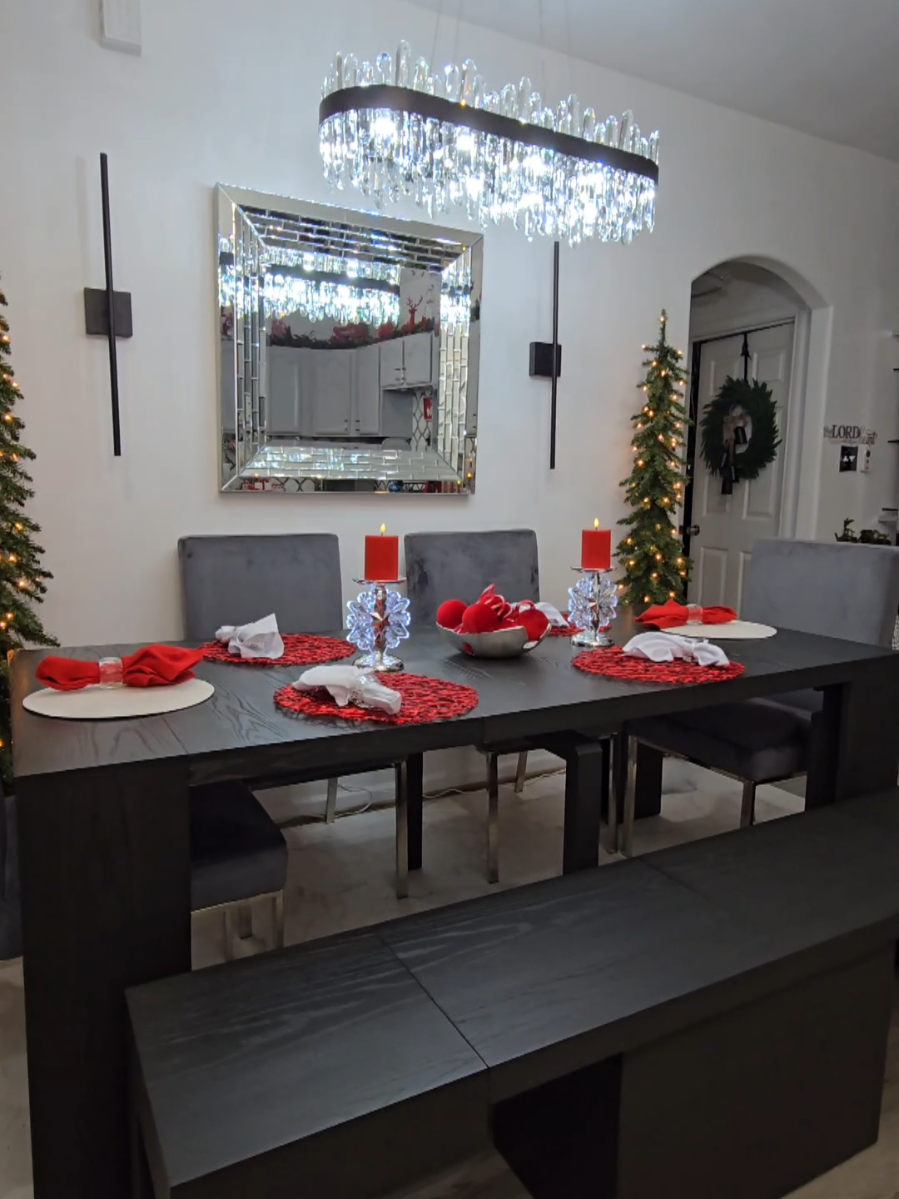 My @Transformer Table goes from being a console table to a table that sits up to 12 family members or friends.  Use my discount code FORLISA100 for a discount on your purchase . #transformertable  ##smallspacesolutions 