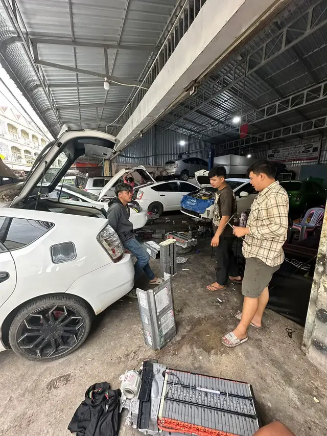 🛠️🤍 #ជាងឡានស្បែកខ្មៅ👨🏽‍🔧 