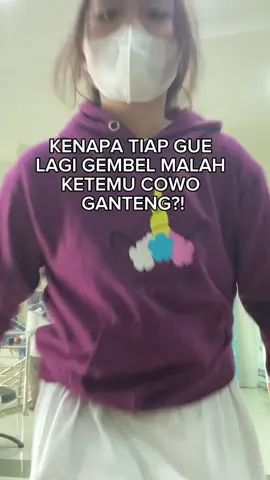 PAS GUE LAGI CANTIK AJA GAPERNAH NEMU ORANG GANTENG 😭 #fyp #viral #dicariorangganteng #outfitgembel #kepuskesmas 