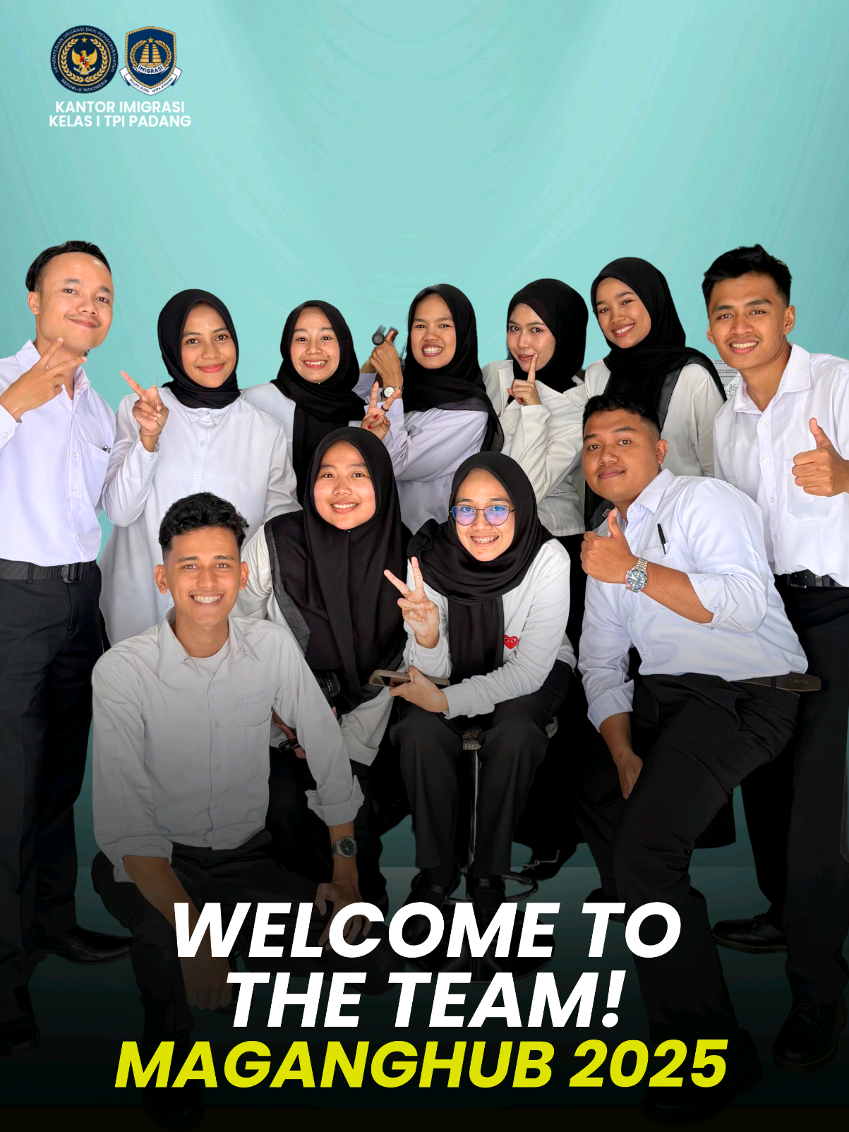Selamat datang teman-teman Magang Hub Kemenaker 2025 di Kantor Imigrasi Kelas I TPI Padang! Kami menyambut teman-teman untuk belajar terlibat langsung dalam proses kerja keimigrasian; mulai dari pelayanan paspor, hingga pengolahan serta analisis data keimigrasian di Intaltuskim. Teman-teman juga akan mengenal kegiatan pengawasan WNA, mendukung administrasi di tata usaha, serta ikut berperan dalam dokumentasi dan komunikasi publik bersama tim humas. Melalui pengalaman ini, kami berharap kalian dapat melihat bagaimana setiap bagian bekerja saling terhubung, memahami ritme pelayanan publik, dan mengembangkan kemampuan profesional secara nyata. Selamat belajar, beradaptasi, dan berproses bersama kami di Imigrasi Padang! ✨ #imigrasipadang #infoimigrasi #MagangHub2025 #kemenaker @agusandrianto.id  @silmykarim  @dirjenimigrasi  @ditjen_imigrasi