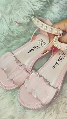 Ang ganda talaga 😍😍😍#kidssandal #babysandal #sandal #christmasgift #elegantsandal 