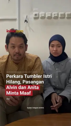 Sepasang suami istri, Alvin dan Anita, yang belakangan viral karena membagikan pengalaman tumbler hilang akhirnya muncul ke publik. Melalui akun pribadi sang suami, Alvin, keduanya menuturkan permintaan maaf. “Maka dari video yang kami buat ini kami ingin meminta permohonan maaf sebesar-besarnya khususnya kepada saudar Argi,” ujarnya. Seperti yang diketahui, masalah muncul saat Anita, istri Alvin membagikan kisahnya ke media sosial yang kehilangan tumbler di dalam cooler bag ASI. Dalam ceritanya, Anita mengaku ketinggalan tas tersebut di kereta. Usai diselamatkan petugas dan hendak diambil esok harinya, tumbler di dalam tas tersebut menghilang. Masalah ini semakin panjang dan berlarut hingag beredar kabar petugas pelayanan kereta, Argi, akan kehilangan pekerjaannya karena kasus ini. Publik pun geram. Pasalnya dalam tangkapan layar yang beredar, Argi mengaku tak mencuri tumbler tersebut bahkan bersedia menggantinya demi mempertahankan pekerjaannya. - Selengkapnya kunjungi website dengan klik link di bio atau download aplikasi di AppStore dan Google Play Store. #InilahNews #Tumbler #Alvinhrrs #AnitaDewi #KAI    