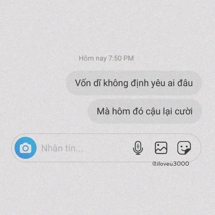 Chúng ta đã từng là tất cả của nhau,từng là tin nhắn đầu tiên buổi sáng ,là cuộc gọi cuối cùng trc khi chìm vào giấc ngủ. Những ngày tháng đó ,anh là thói quen của em ,em là cả thế giới nhỏ bé của anh. Chúng ta từng hứa hẹn ,từng vẽ ra viễn cảnh tương lai có nhau,từng nghĩ chẳng có gì có thể chia cắt dc tình yêu này. Thế nhưng ,tình yêu ,dù đẹp đến mấy ,cũng ko chống lại dc hiện thực. Có lẽ chúng ta đã gặp nhau vào một thời điểm chưa đúng. Hoặc có thể,chúng ta yêu ❤chưa đủ trưởng thành để gìn giữ nhau những lần giận hờn,những hỉu lầm ko tên, và khoảng cách vô hình cứ ngày một lớn dần. Chúng ta dần thay đổi,dần xa lạ ngay trong chính mối quan hệ từng rất thân quen, những cuộc trò chuyện thưa dần,những lần im lặng nhìu hơn là quan tâm,rồi một ngày ko ai nói lời chia tay ,nhưng cả hai đều hỉu ,đã đến lúc phải dừng lại. Có những cuộc tình kết thúc ko phải vì hết yêu ,mà vì ko đủ sức để ở lại. Ko oán trách ,ko hối hận,chỉ còn những hoài niệm nhắc rằng đã từng có một người khiến trái tim mình rung động đến thế. Và rồi ,sau tất cả những yêu thương từng cháy bỏng ,sau bao lần vun vén và cả những lần lặng lẽ rơi nước mắt vì nhau. Cuối cùng ,mình trả nhau về vị trí ban đầu vốn em là em, anh là anh, hai kẻ xa lạ từng đi qua cuộc đời của nhau đời với tư cách là một mối tình dang dở.#fyp #xuhuong 