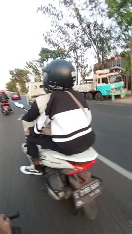 sama 2 nya lo bang masak masih lari #nganjuk24jam #ikspikerasakti_indonesia #nganjukdalanelunyu 