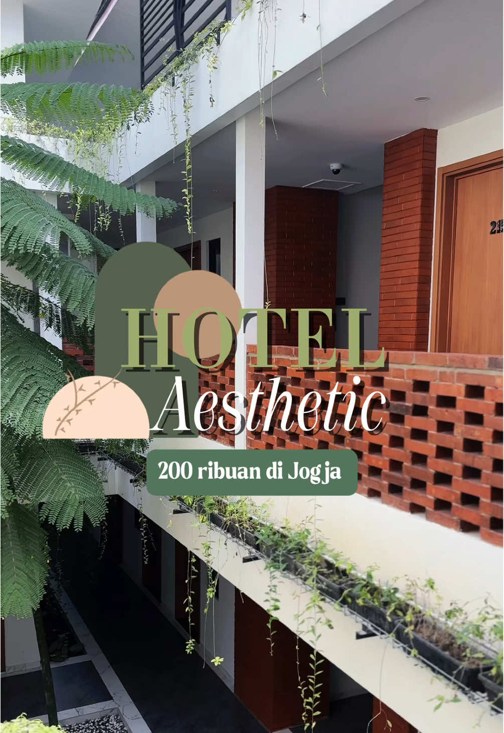 Rekomendasi hotel terjangkau dan strategis di Jogja . Booking nya bisa di Aplikasi RedDoorz mending booking- dan gunakan kode Promo “YUKNGINEP” di RedDoorz untuk dapetin diskon menarik #BukaSemuaPintu #RedDoorz #REDTRAVELERS #URBANVIEWbyRedDoorz