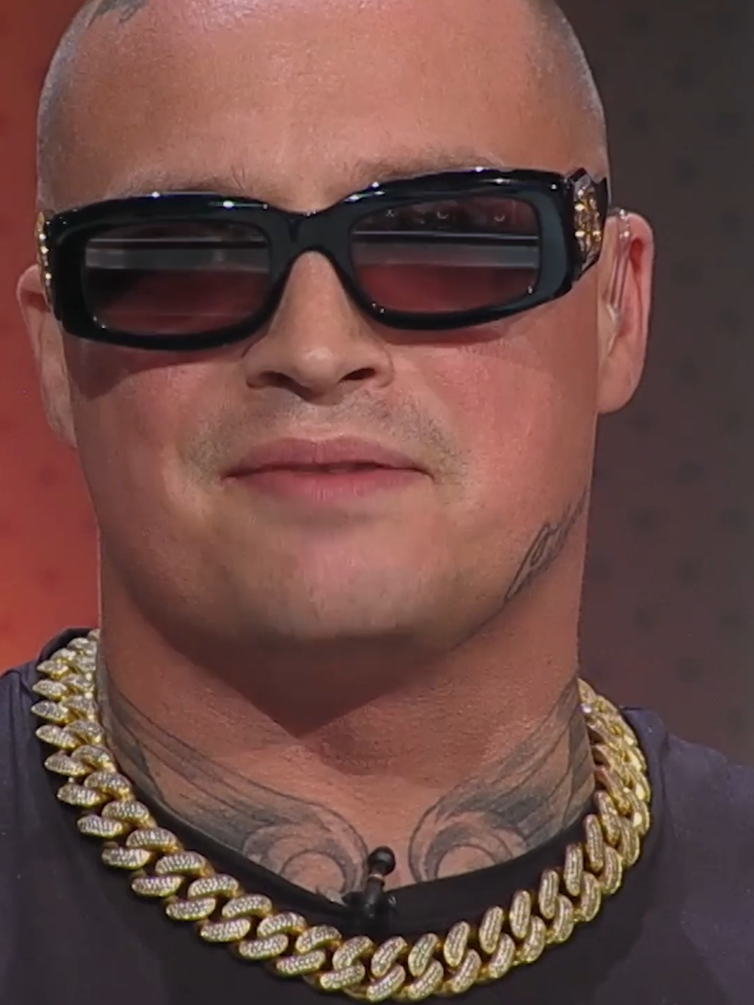 Din spatele numelui de scenă, Alfred Hodor OG Eastbull a împărtășit Chefilor cum și-a găsit vocația și ce oameni l-au inspirat să meargă înainte.👏🏼 #foryou #chefilacutite #gastronomie #antena1 #fyp