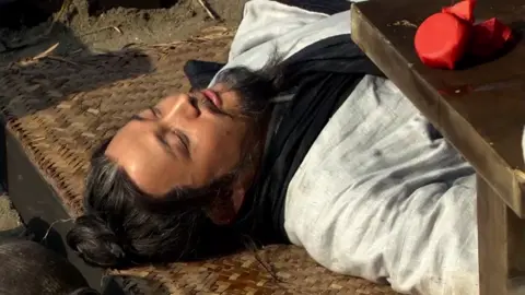 ចាង អ៉ី និង កុង សុនយាន