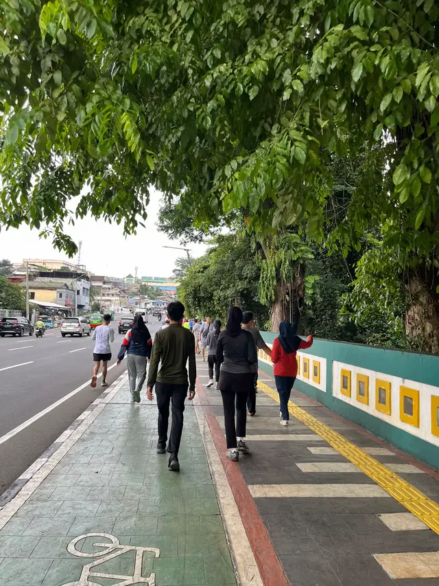 Lari dari kenyataan lebih tepatnya🫠🏃‍♀️ Curi foto/ambil vid denda 100jt jalur hukum!!! #fyp #guruhitssss #buguru #masukberanda #fyppppppppppppppppppppppp 