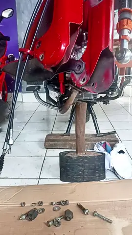 akhirnya ke pasang sudah hehehe #supercubracing #c700ไทยแลนด์🇹🇭 #c700thailand #hondac700แต่งทัวริ่ง #hondatua 