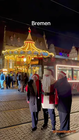 Weihnachtszauber an der Domsheide & am St. Petri Dom – Bremens Herz leuchtet! 🎄✨🔥🇩🇪     Erlebe den Zauber des Bremer Weihnachtsmarkts 2025! 🎄 📍 Ort: Domsheide & Gardehaus, Bremen, Deutschland 🗓 Start: 27. November 2025 🗓 Ende: 23. Dezember 2025 ⏰ Öffnungszeiten: Täglich von 11:00 bis 21:00 Uhr Spaziere durch festlich beleuchtete Straßen voller Musik, köstlicher Leckereien und gemütlicher Weihnachtsstimmung. Verpasse nicht die gelegentlichen Feuerwerke und die wunderbare Weihnachtsatmosphäre im Herzen von Bremen!#bremen #christmasmarket #christmasvibes #germany #fireworks 