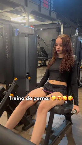 Os pesos estão  baixo porque estou começando agora kkkkkk #foryou #vaiprofy #academia 
