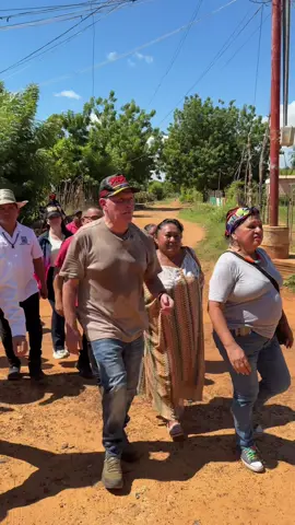 Gracias al trabajo en conjunto de los 4 niveles de gobierno, hoy entregamos 6 transformadores en la parroquia San Isidro 