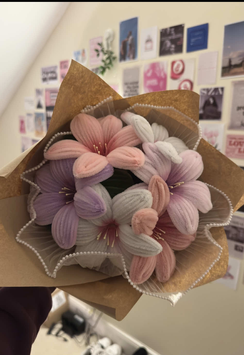 PIPE CLEANER FLOWER BOUQUETS  Shop all flowers and bouquets on TikTok shop or at pipecleanerflorals.com (also taking international orders) SHOP NOW EARLY FOR XMAS 💐🎄🎀🪷 #forher #giftideasforher #flowerbouquets #xmasgiftideas #thoughtfulgifts 