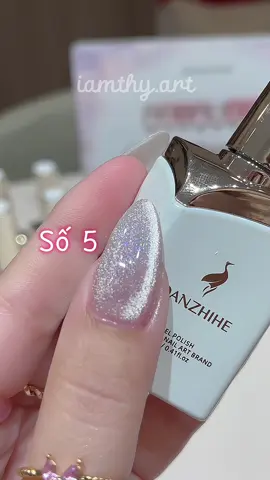 Đố mấy chị khách sơn hết dc màu nhà elmmm kkkk #iamthyart #nailvinhomeq9 #nailart #naill 