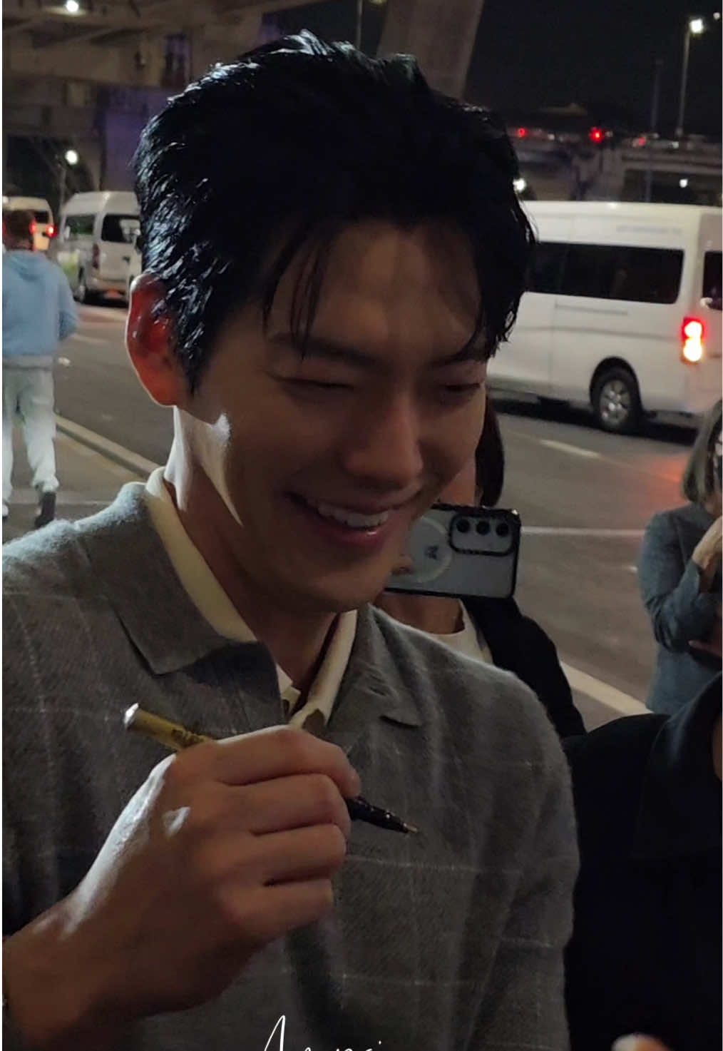 ประเทศไทยมีคิมอูบินแล้วนะ Welcome to 🇹🇭 นะคะ พี่อูบินแสนดีมากกกกกเลยย หล่อมากกกก #คิมอูบิน  #김우빈 #KimWooBin