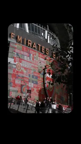 “Arsene Wenger built the Emirates stadium… Mikel Arteta turned the lights on.”  In an Arsecast Extra from 2023, James McNicholas spoke about how Mikel Arteta has transformed the Emirates, once unfavorably compared to Highbury, into a place that finally feels like home 🔴⚪️ #arsenal #arteta #saka #championsleague #football 