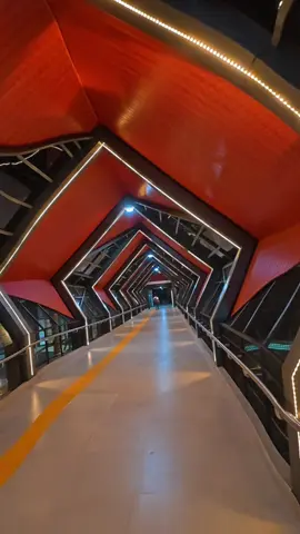 Megahnya desain JPO stasiun Rangkasbitung ultimate