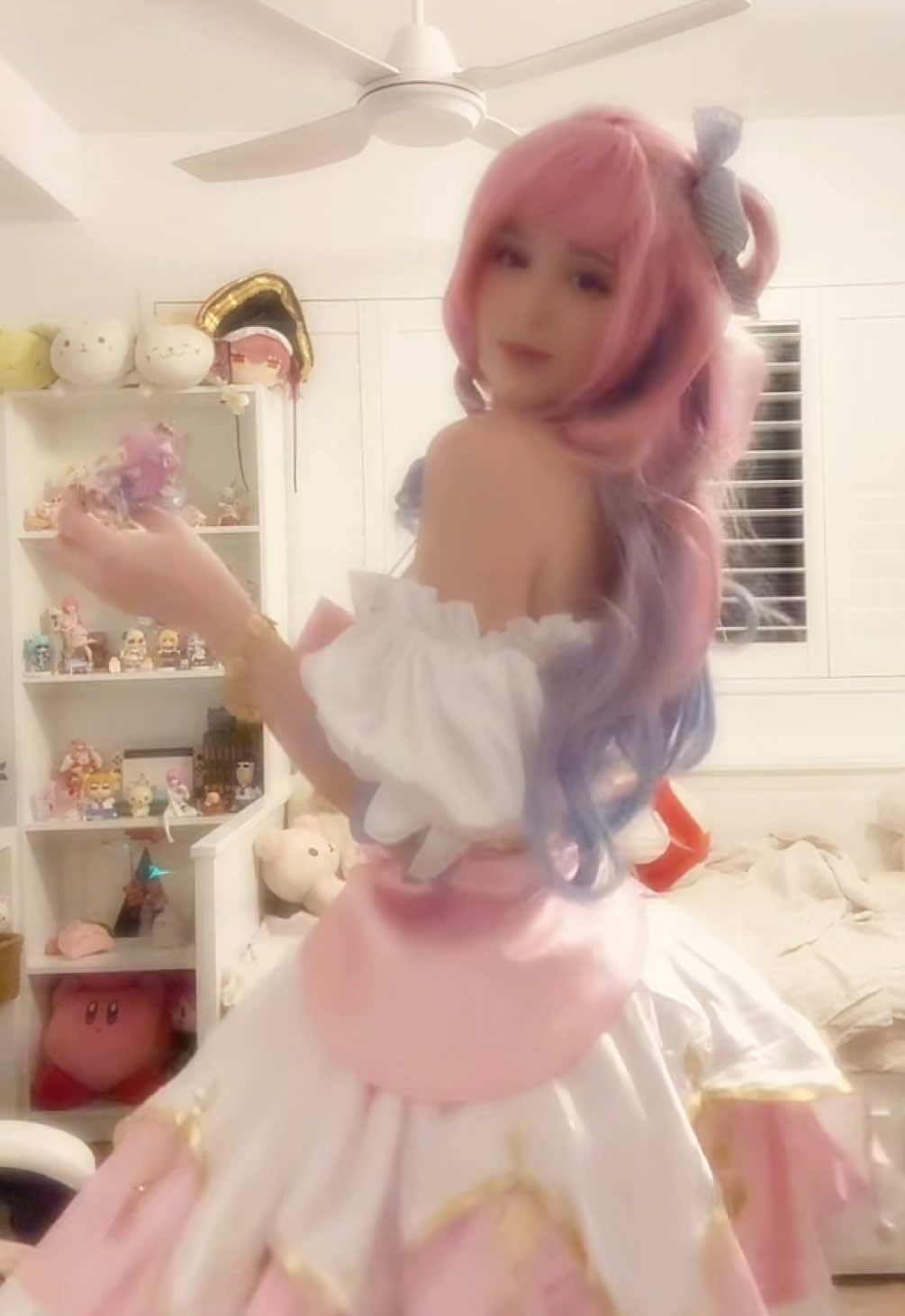 this dress was so big it felt like it was falling off the whole time it was on lol #cosplay #hololive #himemoriluna #luna #fyp 