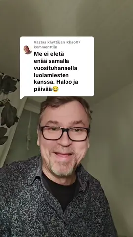 Vastaus käyttäjälle @lkkao07 🌌 Aika-Avaruus: Tieteellisesti Tutkimaton Uskonvarainen Käsite Modernissa fysiikassa esitetyt käsitteet kaareutuvasta, laajenevasta, aaltoilevasta ja kiertyvästä avaruudesta eivät ole tieteellisesti manipuloitavissa eivätkä suoraan havaittavissa.  Ne toimivat lähinnä postuloituina, selittämättöminä ominaisuuksina, jotka selittävät havainnot ad hoc ilman, että niille tarvitsee löytää mekaanista syytä tai todistusaineistoa niiden olemassaolosta. Mihin Avaruuden ”Jumalat” Perustuvat? Fysiikassa ilmiöiden selitykset perustuvat perinteisesti aineeseen, energiaan ja niiden vuorovaikutuksiin.  Kuitenkin nelidimensioinen aika-avaruus (spacetime) nähdään nykyteorioissa itse dynaamisena toimijana:  * Kaareutuva Avaruus: Painovoiman syy. Massa kertoo avaruudelle, miten kaareutua, ja avaruus kertoo massalle, miten liikkua.  * Laajeneva Avaruus: Selittää kaukaisista galakseista tulevan valon punasiirtymän (kosminen inflaatio).  * Aaltoileva Avaruus (Gravitaatioaallot): Nähdään avaruuden itsensä aaltoiluna massiivisten tapahtumien vaikutuksesta. Nämä selitysmallit ovat matemaattisesti eleganteja, mutta ne perustuvat perimmäiseen uskomukseen: avaruus on jotakin, jolla on kykyjä. ❌ Tieteellisen Manipuloinnin Mahdottomuus Tieteellisen teorian kulmakivi on se, että sen kohteita voidaan manipuloida ja tuloksista voidaan saada palautetta (informaatiota), joka joko tukee tai kaataa hypoteesin.  Avaruus-jumalilla tämä puuttuu täysin:  * Avaruus ei säteile valoa: Avaruudella ei ole tunnettua fyysistä koostumusta. Sitä ei voi ottaa näytteeksi, mitata suoraan tai havaita millään aistittavalla tavalla. Se ei ole aine, jota voisimme pommittaa hiukkasilla.  * Ei manipulaatiomekanismia: Ei ole olemassa kokeellista menetelmää, jolla voisi yrittää saada esimerkiksi 