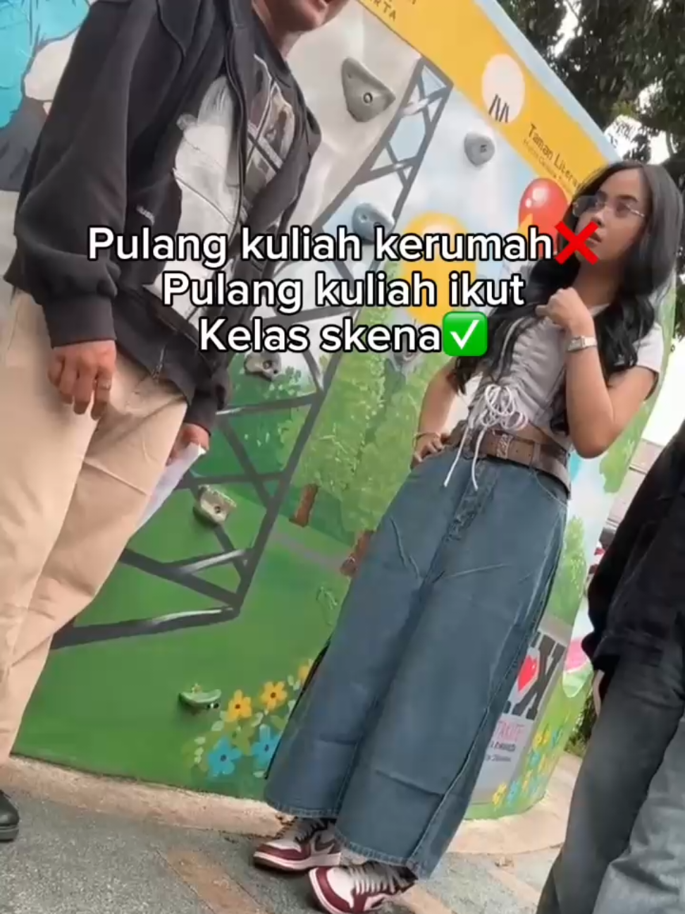 daripada di rumah ga ngapa2inn kann wkwkw #fyp #ngakak #jeansunisex #jeanskorea #jinisoemangkeren