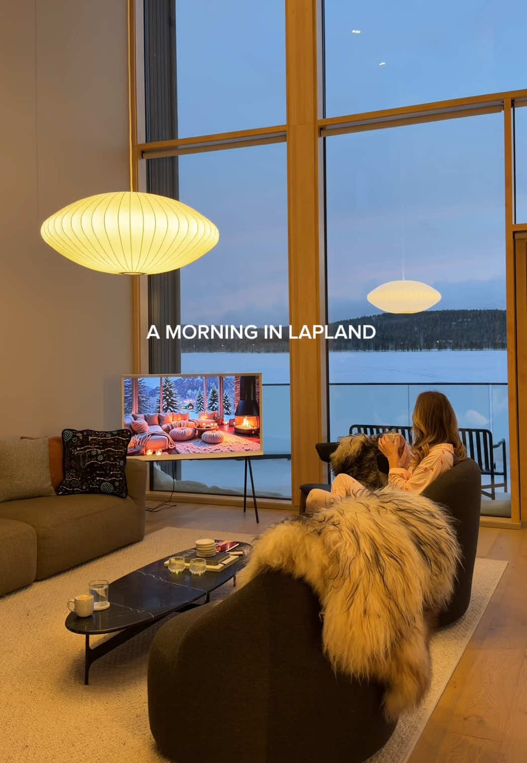 Spend a cosy morning in Lapland with me!! Coffee, a cinnamon roll and a slow start whilst Drew went snow running lol #morningroutine #morningvlog #airbnbtour #lapland 