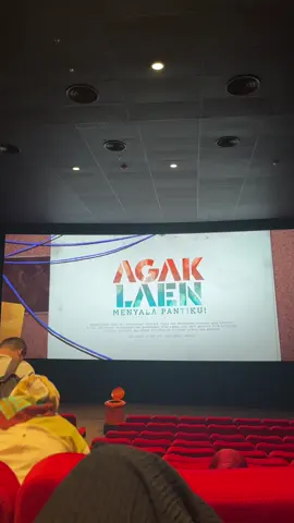 WAJIB NONTON !!! Seru banget filmnya, dibikin ngakak hampir sepanjang film. Tapi ada sedihnya juga sih #agaklaen2 #agaklaen #agaklaenmenyalapantiku #filmindonesia 