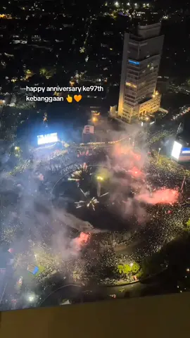 happy anniversary kebanggaan @persija 👆🧡 #persija #happyanniversary #bundaranhi #jakarta #thejakmania 