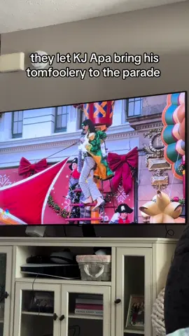 the way my jaw hit the floor  @iamtherealmrfantasy #mrfantasy #kjapa #macysthanksgivingdayparade #fyp