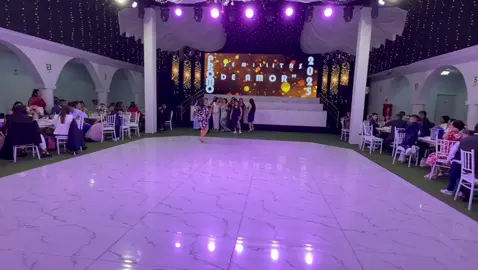 Baile sorpresa de las mamitas  para la promoción 