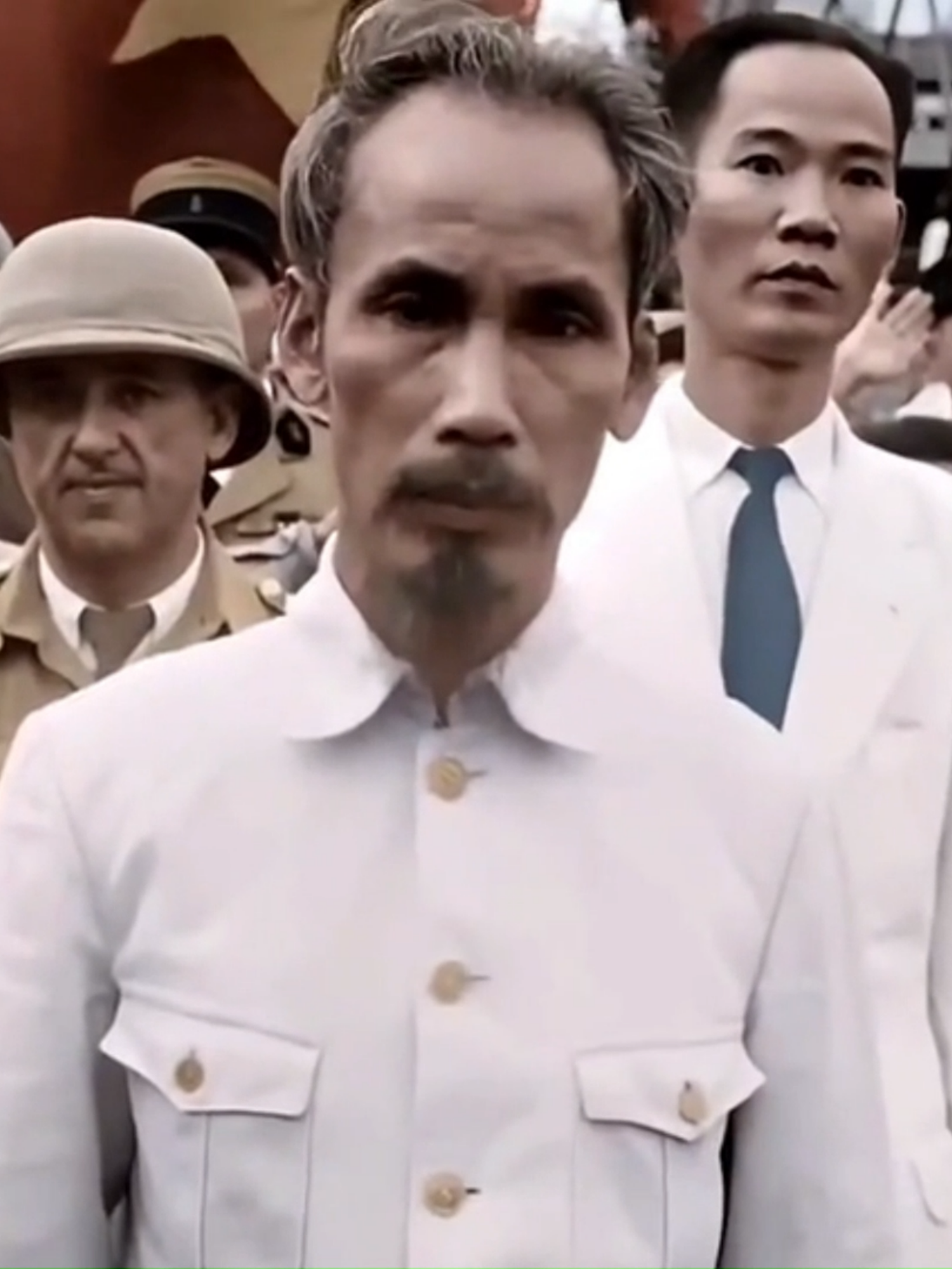 Hạnh phúc hôm nay được đánh đổi bằng 30 năm thanh xuân và sương gió của Bác. Mệt một chút thì nghỉ ngơi, nhưng đừng bao giờ quên lý do để bước tiếp. #bacho #chutichhochiminh #hochiminh ##lichsuvietnam #lichsu #tuhaovietnam #vietnamtoiyeu