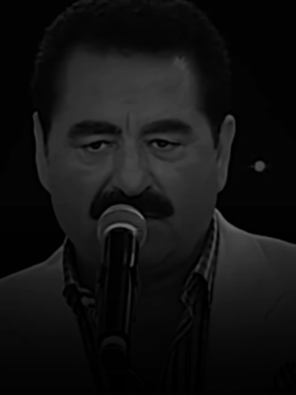 Gönlü geniş insanları seviyorum.. Vefakar insanları, Kusur kapatanları..📌 #anlamlısözlervideolar  #ibrahimtatlıses  #keşfetfyp #güzelsözler  #virall 