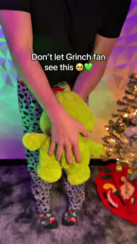 Would you sleep cuddled up with the Grinch too? 💚🎄 #plushie #grinch #christmas #breathingplush #grinchplush This breathing Grinch plush doesn’t just simulate calm breathing with soft glowing lights — it also helps bring comfort to people dealing with anxiety, stress, or heartbreak. Perfect for cozy nights, emotional support, and for anyone who secretly knows the Grinch has a soft side. 💛✨