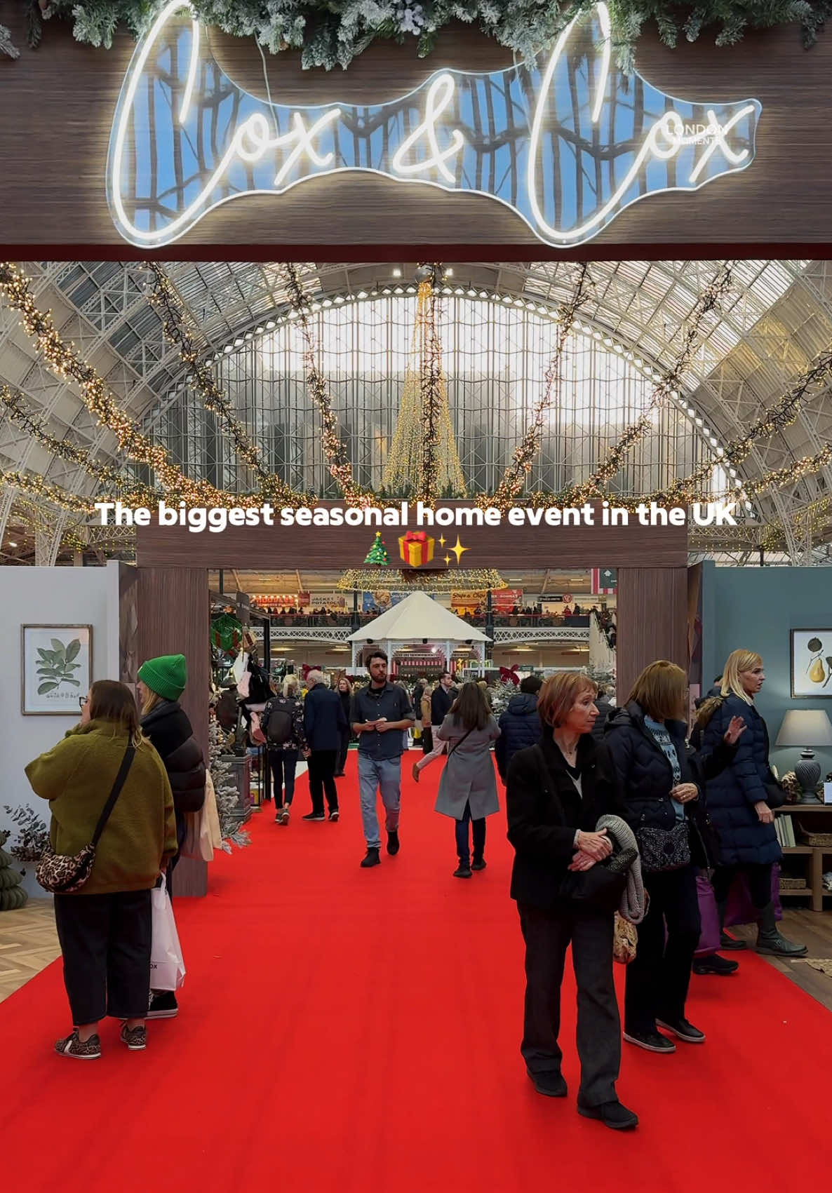 Discover the magic of the @Ideal Home Show Christmas in London 🎄🎅 From festive decor to gifts and tasty treats, it is the perfect place to get into the holiday spirit 🎁 Use code IHSXMOMENTS to grab your future ticket for just £10 🎄✨ #londonmoments #london #idealhomeshow #christmas