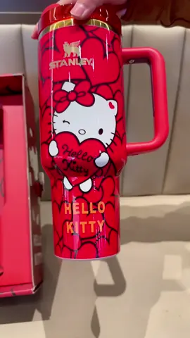 #hellokitty #kitty #christmasgiftideas #tumbler #fyp 