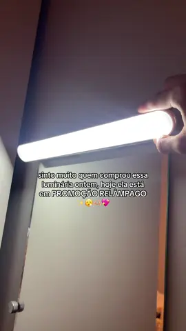 o melhor achado pra tirar fotos no espelho e me maquiar 🥹💖 #led #espelho #maquiagem #foto #luminaria 