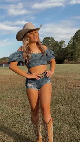 Happy Thanksgiving🦃#happythanksgiving #fypシ゚viral #viral #foryoupage❤️❤️ @yk.its.Kiaraofficial 