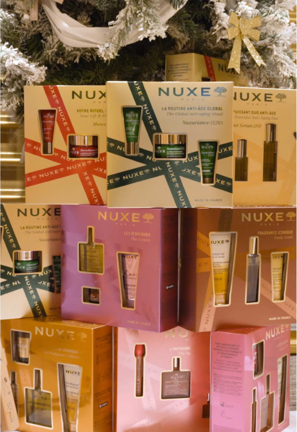 A little box, a lot of love - meet our 15 holiday giftset 💝 Facial or anti-ageing treatments, body or hair care routines or even Men's care: find the set that suits your loved ones one at our Gold Station ✨ 📍32-34 Rue Montorgueil, 75001 Paris. Tell us, what Nuxe treasure will add extra sparkle to your Christmas? #Nuxe #NuxeChristmas #NuxeGoldStation #BeautyPopUp #Popup 