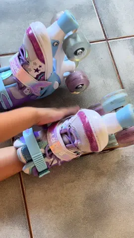 O presente perfeito para os pequenos! 😍  #patins #patinsinfantil #roller #presente #tiktokshopblackfridaybr 