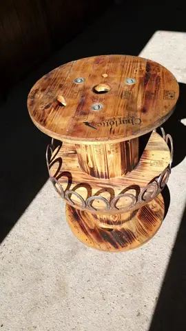 sometimes a hand. sometimes just HANDY. #crafty #horseshoes #woodenspools 