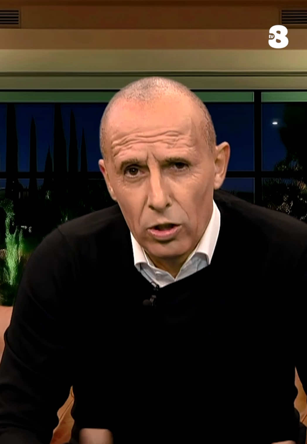 Max si toglie qualche sassolino dalla scarpa  #Tv8GialappasNight torna mercoledì 10 dicembre su @Tv8.it 